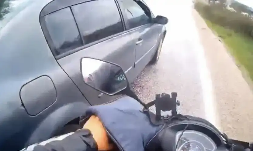 Trafikteki tartışma kameraya yansıdı