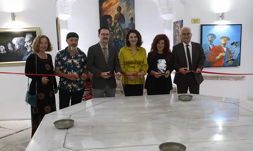 Uluslararası Ekim Geçidi sanatseverlerle buluştu