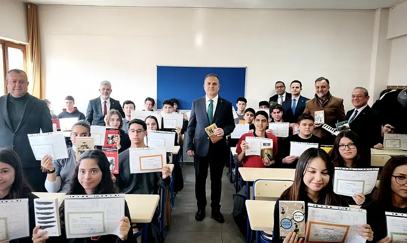 Vali Akbıyık öğrencilerle buluştu Muğla'da yarıyıl tatili başladı