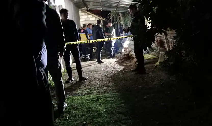 Yaşlı adam evinde silahla vurulmuş halde bulundu