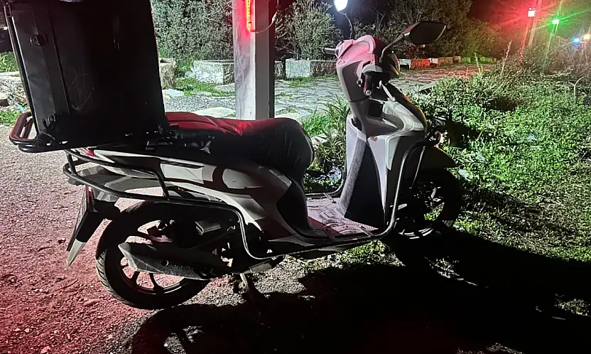 Yola Dökülen çakıllar motosikleti devrirdi 2 Kişi Yaralandı